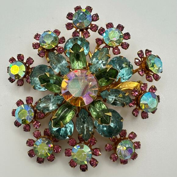 Vintage gold tone pastel pink green blue aurora borealis AB rhinestones brooch - Picture 1 of 8